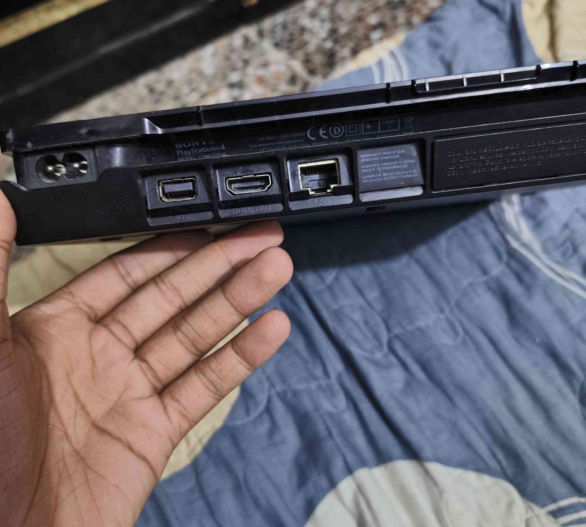 السلام عليكم
جهاز PS4 نظام 13.52 التهكير عن قريب ينزل 
جهاز ما مفتوح ابدا اخذته قبل 6 اشهر،واستعملته بس شهرين 
الجهاز شغال مابي اي شيء وما داخل صيانة وما مفتوح،(ويا قرص بتل فيلد الجزء الخامس وبيس 27)، وجوستكات 2 تجاريات واحد مامستخدم ( جديد) 
السعر 190 وبي مجال، مكاني ديوانية للتواصل خاص 
او واتس ***********
