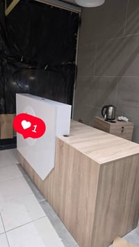 السلام ميز مع ملحق ميز جديد مستعمل شي قليل السعر ٣٠٠ وبي مجال 07727222...