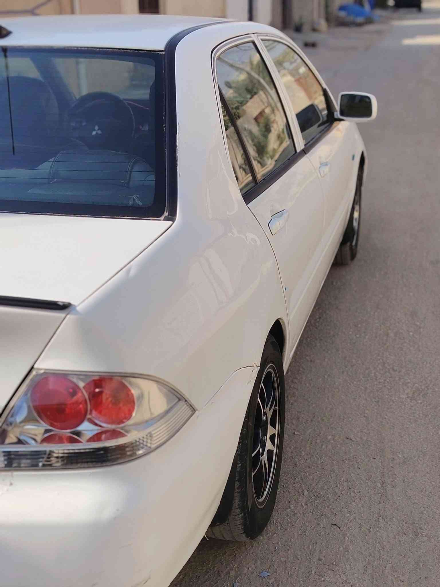لانسر موديل ١١ مكينه كير شرط مكينه 2000 تبريد ثلج رقم بغداد  سنويه 28 شرط تحويل بسمنه بيه ثلاث قطع صبغ سيارت بعد احلى من الصور صدر جديد السعر 80 وبيه مجال استفسار على رقم *********** أو *********** مكان ديالى بعقوبه حي يرموك الثانيه

نص مكتوب في الصور:
- HONOR X9d