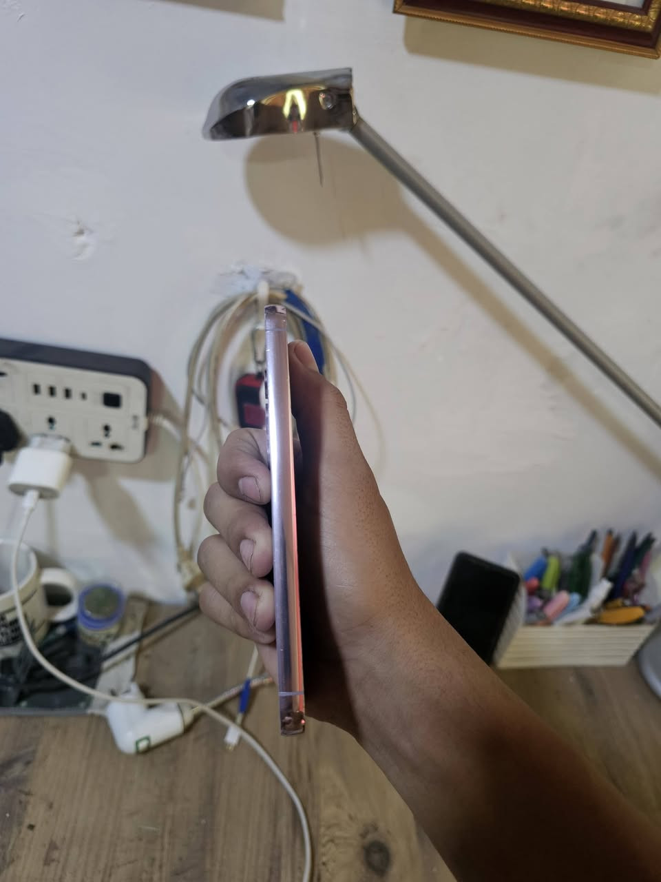 سامسونك s23 العادي 256GB
الجهاز ما مفتوح ونضيف بي فقط هاي ضربة بل شاشة والجهاز لمس مالته طبيعي لا يشكل ولا شي 
سعرة 200 
مكاني بغداد الزعفرانية 
***********
