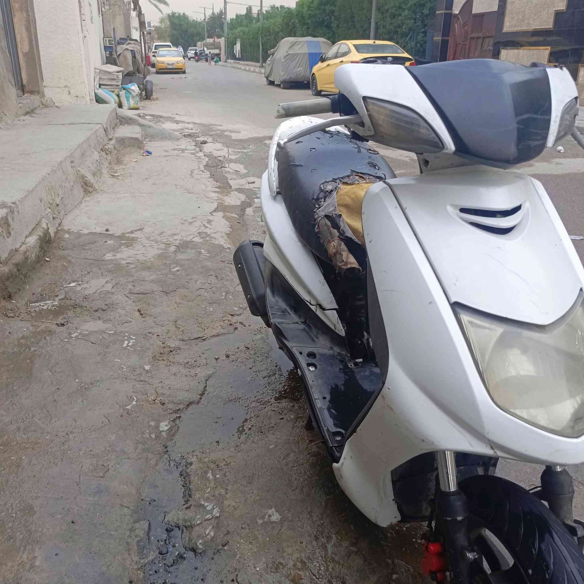 السلام عليكم للبيع او مراوس 
سكنس للبيع نص هندر يرادلها باتري الدراجة خير من الله تخبل عدي السعر 350وبيه مجال مكاني بغداد مدينه الصدر رقمي ***********وتساب موجود 24ساعة
