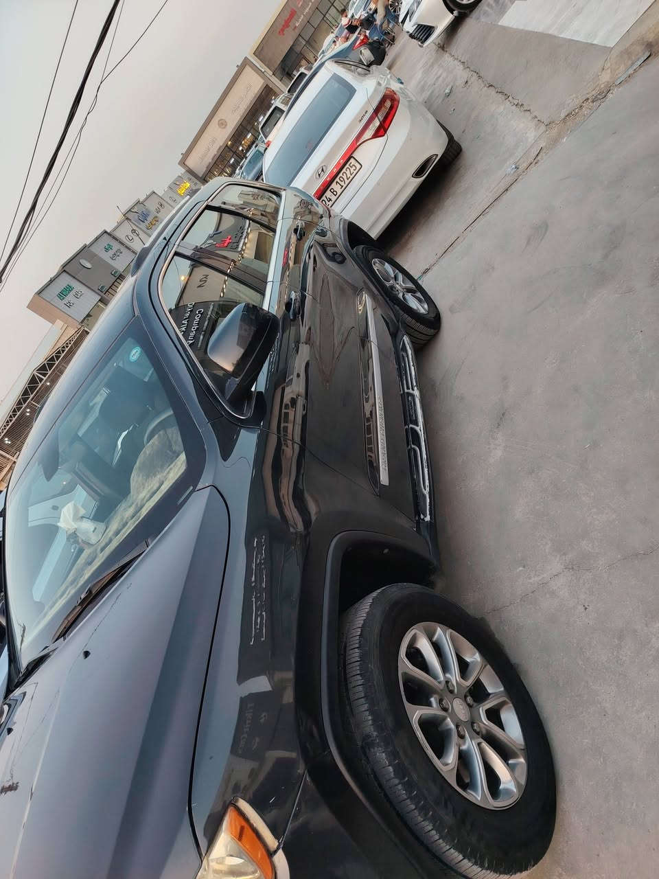 جيب ٢٠١١ 
للبيع 
أو مراوس بكامري بيه ٣قطع صدر جديد  أمامي خلفي بدون دواخل السياره السعر  ١٢٥ وبيه مجال حك الجي

***********
