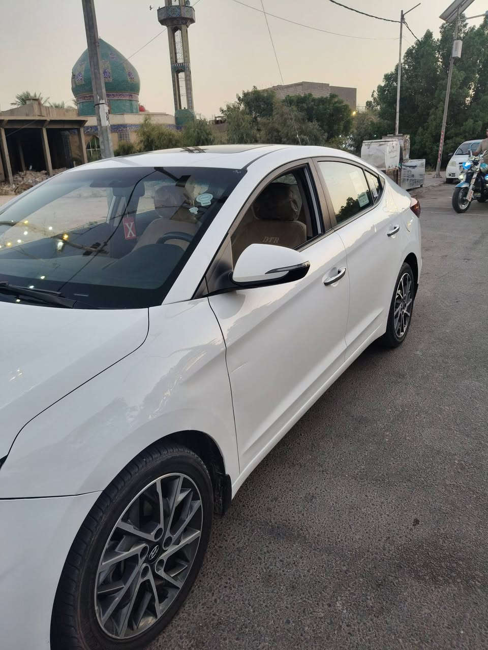 سلام عليكم النترة موديل 2020 لبيع سيارة خليجي ماشية  سيارة فول موصافات بصمة فتحة سقف جنطة ذكية مكينة 2000 كير مكينة تبريد صدر كلة مكفول سيارة بدون صبغ بدون تبديل فقط بارد جاملغ جهت سايق شي بصيط سيارة حلوة بي ملاحظات بصيطه وجديدة وبل عافية عل ياخذهة مكاني نجف   رقم الهاتف+ ‏‪***********
