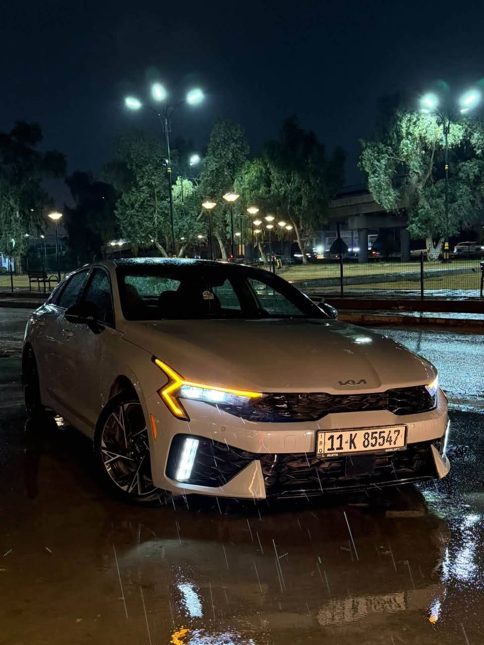 KIA K5 GT-LINE 2025 
للبيع فقط
لون اسمنتي داخل احمر 
حجم المحرك 2500 GDI تنفس طبيعي 
ماشية 17 الف كيلو 
كير اوتوماتيك 8 نمر 
دفع رباعي ( فورويل ) 
🔴 للتنويه موديل 2025 كله دفع رباعي
مرقم بغداد بأسمي تحويل مباشر
المواصفات :-
• بانوراما
• داخل جلد احمر 
• حساسات 360 درجة
• رادار امامي 
• رادار خلفي
• رادار جانبي 
• قيادة شبه ذاتيه
• تحديد مسار
• تشغيل عن بعد
• بصمة دخول ابواب 
• صندوق ذكي
• نظام تكييف مزدوج مناخ منفصل 
• تسخين مقاعد 
• اضاءة LED
• شاشة لمس الكترونية متصلة قياس 10.25 
• نظام ملاحة GPS
• شاشة عدادات ديجيتال الكتروني
• نظام صوتي فاخر POSS
• شحن لاسلكي للجوال 
• بلوتوث + تايب سي + ابل كار بلاي + اندرويد اوتو ( جميع الانظمة لاسلكيه بدون الحاجه الى كيبل ) 
• مقاعد اماميه كهرباء
• وضعيات قيادة متعدده ( Sport - Snow - Normal - Smart )
• كاميرا خلفية عالية الدقة 
• ويل رياضي قياس 18 انج
• انوار نهارية DRL
• بك لايت LED متصل 
• اشاير مرايا 
• زوائد رياضيه GT-LINE
• حساسات مطر و تحكم اوتوماتيكي بالماسحات
• نظام اضاءه اماميه اوتوماتيك
• نظام مانع انزلاق ABS
• نظام تثبيت الكتروني ESP
• نظام صعود المرتفعات 
• نظام مراقبة ضغط الاطارات 
• نظام تحذير التصادم الامامي 
• نظام التوقف التلقائي في الطوارى
• نظام الحفاظ على المسافة الامنه
• نظام تنبية حركة المرور الخلفية
• هاند بريك كهربائي مع 
• نظام اطفاء السياره اوتوماتيكياً
🔴حادث السياره فقط الجاملغ الخلفي صفحة السايق تعدل علحار ونصبغ فقط تصليح السيارة درجة اولى مال جناي 
🔴ايرباك طاك البردة والكشن فقط صفحة السايق ورجعتهن بايرباكات اصلية مال تفصيخ ونشدن درجة اولى بس يحتاجلهن كراش 

موقع السياره بغداد حي القادسية
للاستفسار ***********
