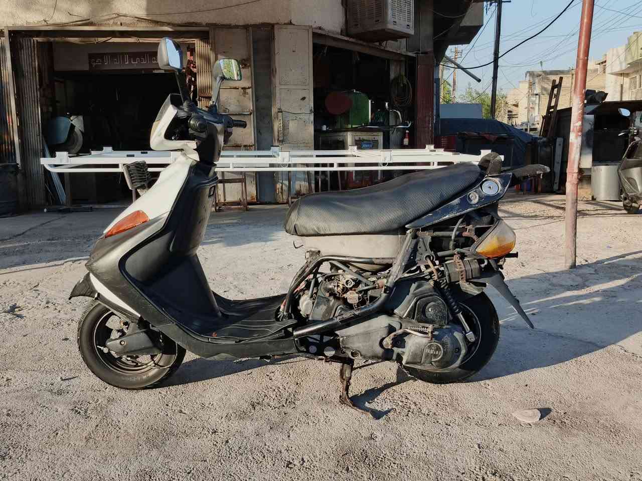 سلام عليكم  🤝
فراشه  ام شوارب  🦋
دراجه  مكينه 125 cc 🦾
السرعه القصوه 140  🛵✈️
گفرات كاملت كلهن بلادي  مفصخن و ضامهن +  ا نضاف
الدراجه نزلناهه من الرنبه  قبل سنتين  و انتركت 6 اشهر  
الدراجه شغاله 
 خير من الله  المكينه    

+تايرات جددت  و مبدل دهن  امزويل 40: 10 
العنوان : بغداد  مدينة الصدر 
رقم الاتصال :‏‪***********‬‏
 رقم اتصال  :‏‪***********‬‏
                  السعرللطيب (350) وبيهه مجال للطيبين

