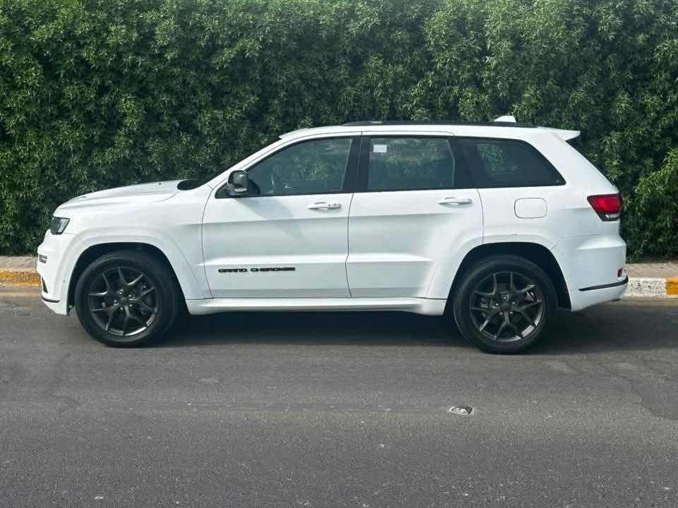 جيب  فئه s خليجي موديل : 2019
المحرك : V6. 3.6L .

تخم تايرات جديد

صدر جديد امامي خلفي

ترايها كلش حلو سياره برغي مناقصها بأسمي تحويل نفس اليوم

* المواصفات :

* نقطة عمياء .

* دفع رباعي 4x4 .

* فرش المقاعد من الجلد .

* المقاعد الأمامية كهربائية .

* ذاكرة لحفظ وضعيات الجلوس .

* المقاعد الأمامية مع تدفئة .

* ويل قياس 20 انج اسود لماع .

* مقود + الصدر كهربائي .

* تدفئة ستيرن .

* سقف سلايت روف

* شاشه 8.4 انج .

* نظام الملاحة (GPS) .

* نظام خاص للطرق الوعرة .

* مصابيح امامية زنون .

* المصابيح الأمامية مع LED لايت .

* كشافات الضباب زنون .

* تشغيل عن بعد .

* صندوق كهربائي ..

* حساسات خلفية .

* كاميرا خلفية .

* بخاخ ماء لتنظيف المصابيح الامامية .

* مرايا بخاصية التعتيم الذاتي .

* مرايا جانبية قابلة للطي

* بلوتوث تلفون .

* محدد سرعة .

* نظام تشغيل واطفاء اوتماتيكي للمحرك للتوفير من صرف الوقود .

للتواصل واتس اب 

***********
