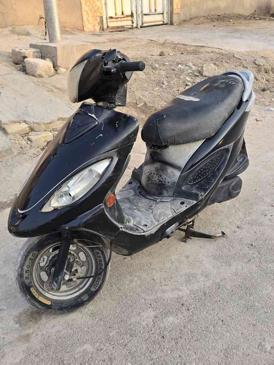 سلام عليكم دراجه كامكو في تو البيع شرط محرك برغي مامفتوح بيه السعر 400او بيه مجال مكاني شطره رقمي ***********
