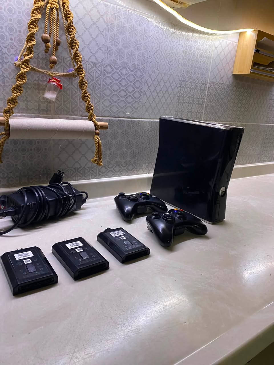 اكس بوكس ٣٦٠ بعده بل كارتون اخو الجديد بي ٣ هاردات مهكر وبي ٢ يدات هواي ألعاب مينحسبن شنو يخطر ابالك موجود سعره ٩٠ قفل قفل 🔒 رجاءاً بدون معامله مكاني كركوك رقمي ***********
