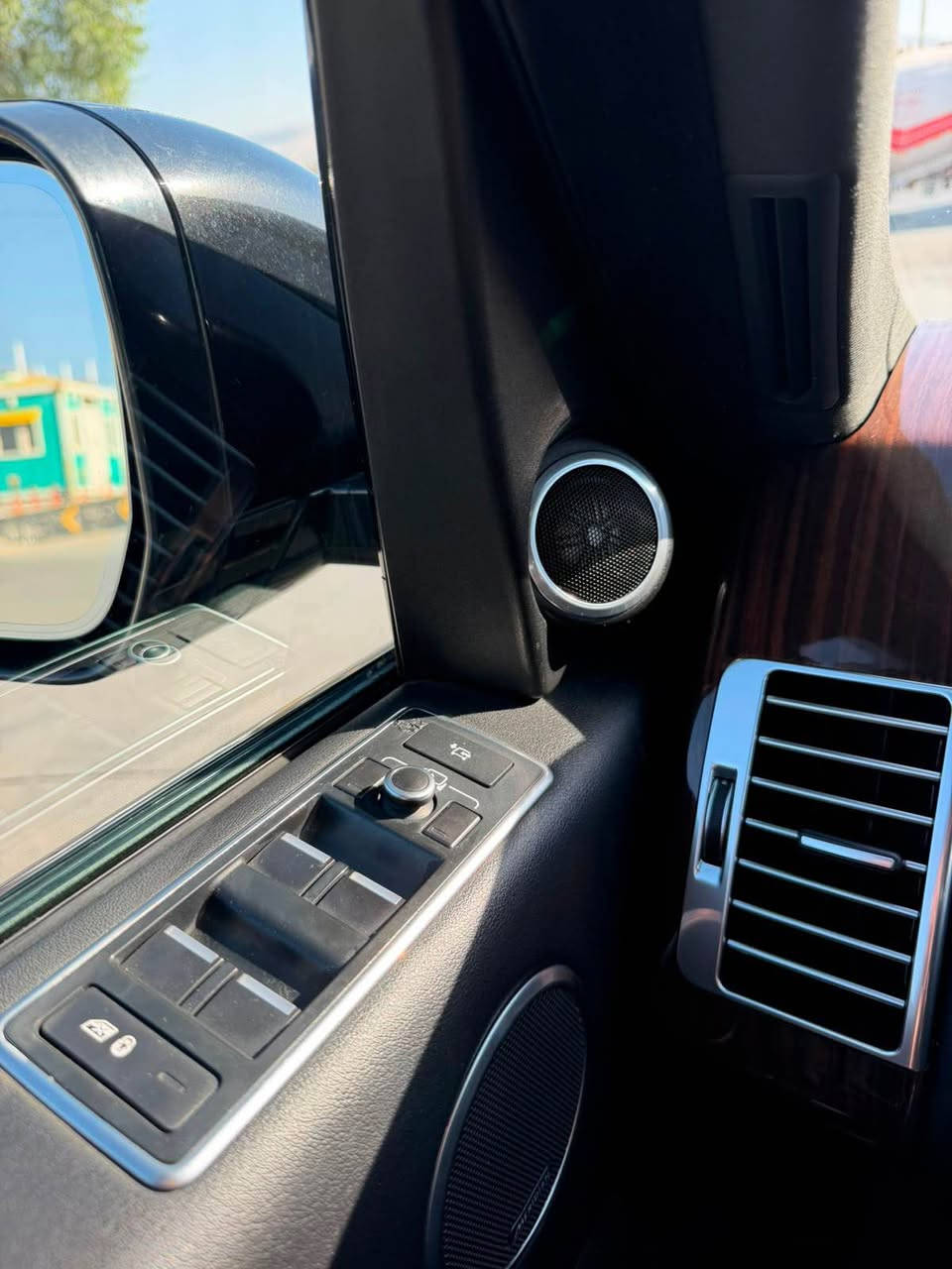 بسم الله الرحمان الرحيم.  RANGE. ROVER.  موديل ٢٠١٧. فول فول موصفات. كندي ئوتوبايكراف. محرك ٨ بستن  كيرمحرك بشرط مامفتوح  سنويه بسمي تحويل وكاله مباشر. سياره ضمان دعاميه لدعاميه.  بشرط بس شويه pdr. باب خلفي.  مكانك سليمانيه.   سعر ٢٧١$. مجال. *********** Singapore
