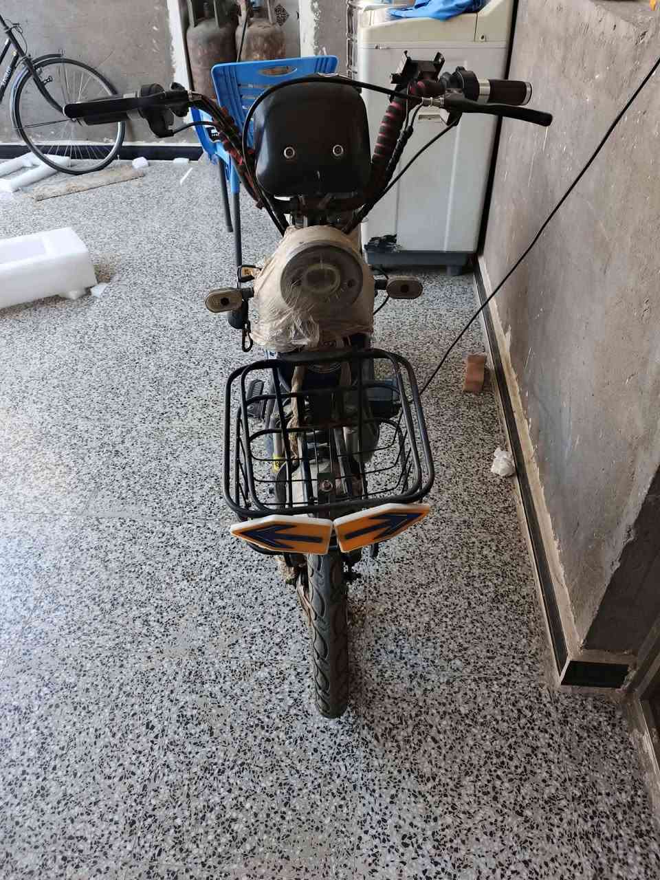 دراجه شحن للبيع بطاريات نضيفه سويج بصمه تايرات بلجيس دراجه كامله ما بين أي شي سعر ٣٠٠وبيه مجال مكان بغداد العبيدي رقم الهاتف***********
