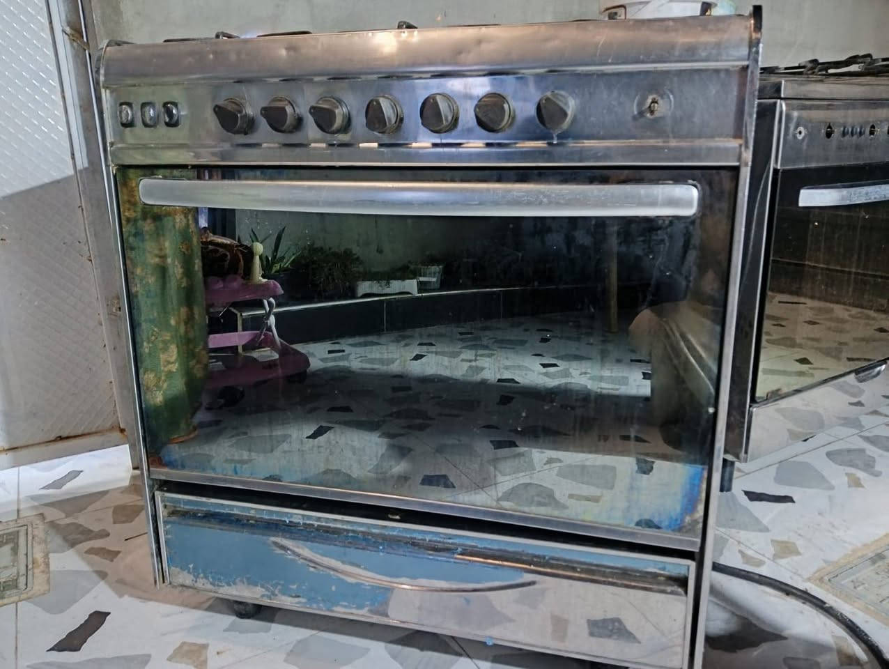 طباخ • للبيع • عليه مجال