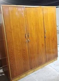 كاونتر • ٣ أبواب