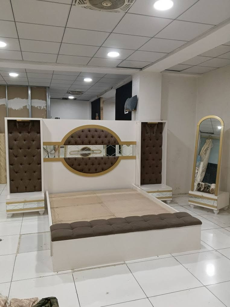 غرف النوم تركي  7قطع مستعمل كلش نضيف سعر 400$العنوان دهوك زركا   اتفسار بل رقم  ***********📞 دهوك, العراق
