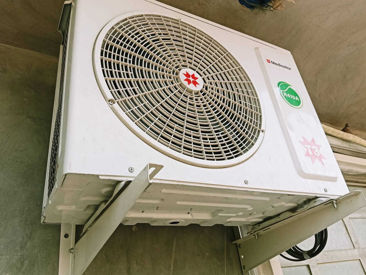 ❄️مركز يورك الصيانه 
هل تبحث عن خدمات احترافية لمكيفك وسبالت وثلاجات والمجمدات في كربلاء؟ لا داعي للقلق بعد الآن، نحن هنا لنضمن لك جوًا منعشًا وأداءً مثاليًا لجهازك.
✅ خدماتنا تشمل:
• تنصيب وغسل وشحن الغاز احترافي: تركيب جميع أنواع المكيفات (Split, Armoire) مع مراعاة المعايير التقنية لضمان أطول عمر للمحرك.
• إصلاح وصيانة: تشخيص دقيق للأعطال، شحن الغاز، وتغيير قطع الغيار الأصلية.
• تنظيف عميق: تنظيف الوحدات الداخلية والخارجية لزيادة كفاءة التبريد وتقليل استهلاك الكهرباء.
🌟 لماذا تختارنا؟
• 📍 الخدمة متوفرة في كل أحياء مدينة كربلاء 
• 🛠️ خبرة وتقنية عالية في التعامل مع مختلف العلامات التجارية.
• ⏱️ سرعة في التنفيذ ومواعيد دقيقة.
• 💰 أسعار تنافسية ومعقولة.
📞 للحجز أو الاستفسار، اتصلوا بنا على ***********]

#وتساب ***********

***********
