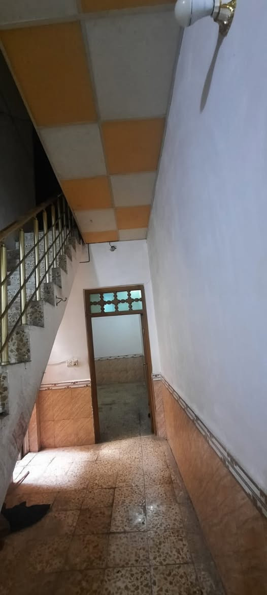 مشتمل للإيجار حي الجامعه يتكون من ثلاث غرف نوم وصاله ومطبخ واستقبال سعر الايجار ٣٥٠ مقدمه ٤ اشهر اتصال ***********
