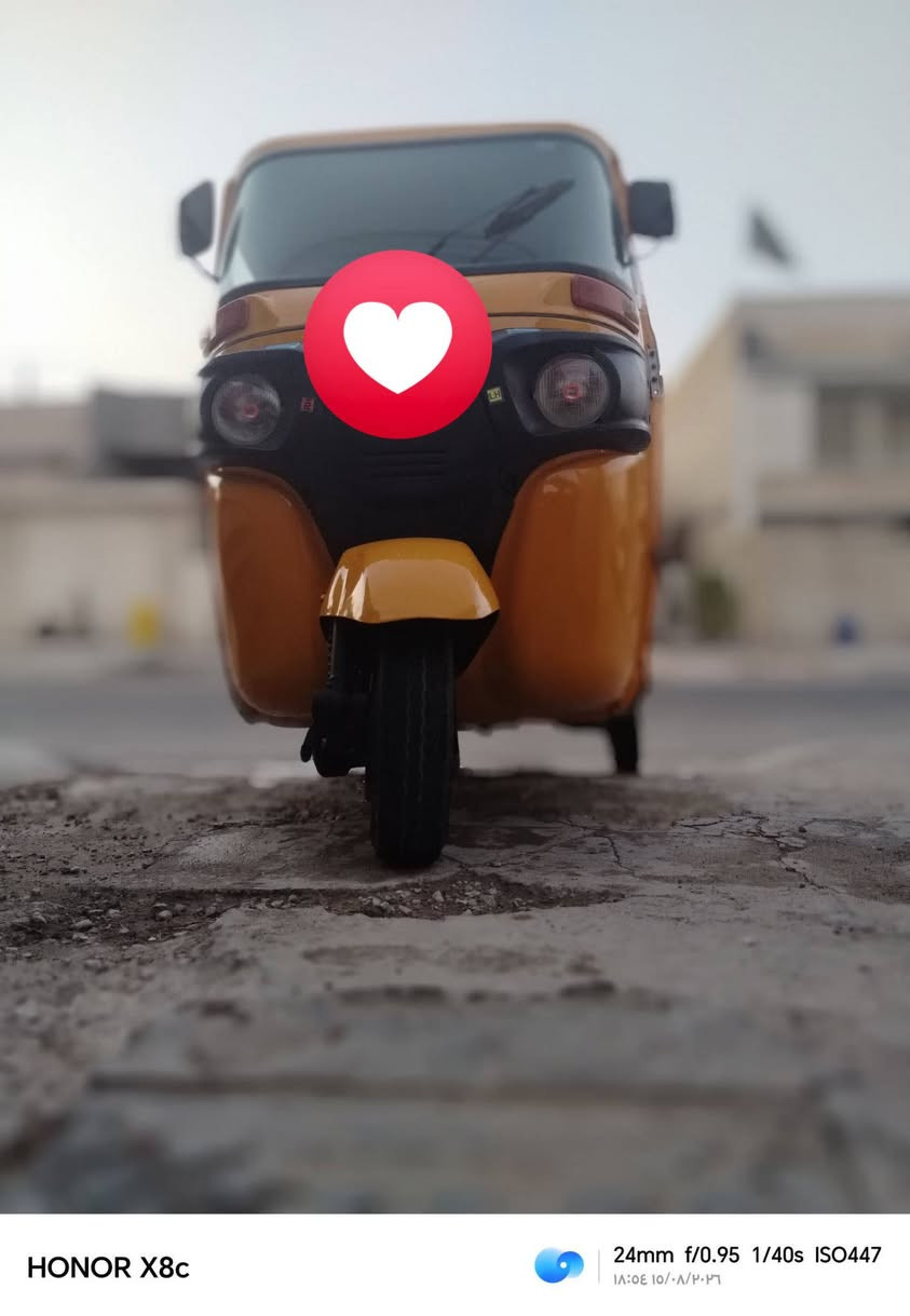 سلام عليكم تكتك للبيع موديل 2018 شهر 12 داخله عل 19 تكتك نضيفه مصبوغه كلير بدون ضربه او معجون محرك ناعم سعرها 5 و700 بيها مجال مكاني الشعب الرقم *********** متواجد على الوتساب

