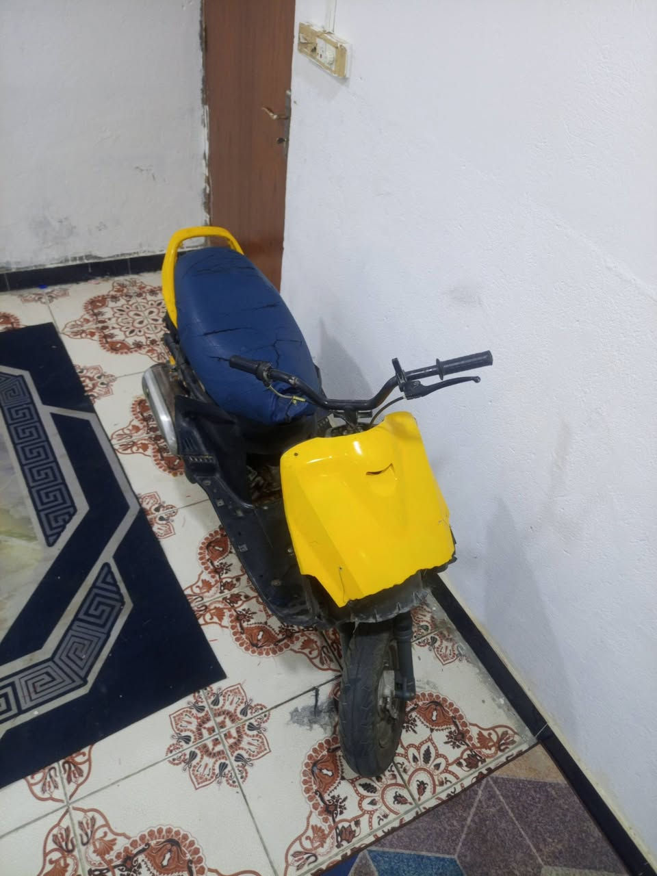 سلام عليكم شباب دراجة فراشة فحل للبيع مكينة يرادلها فشك كهربائيات كاملة كابريتة بآلة ***********
