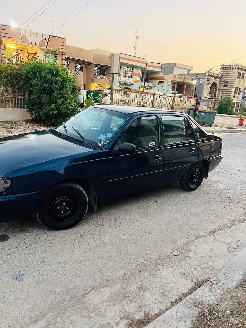 للبيع 
دايو لمنز ١٩٩٣

رقم دولي 
سنويتها جديدة تنتهي ٢٠٣١ بشهر الثامن 

گير اوتوماتيك  ومحرك مكفول 
والسيارة جداً نظيفة 
مصبوغة عام للجماليه 

الشراي يتصل على الرقم 
***********
السعر ٣٧ وبيها مجال

