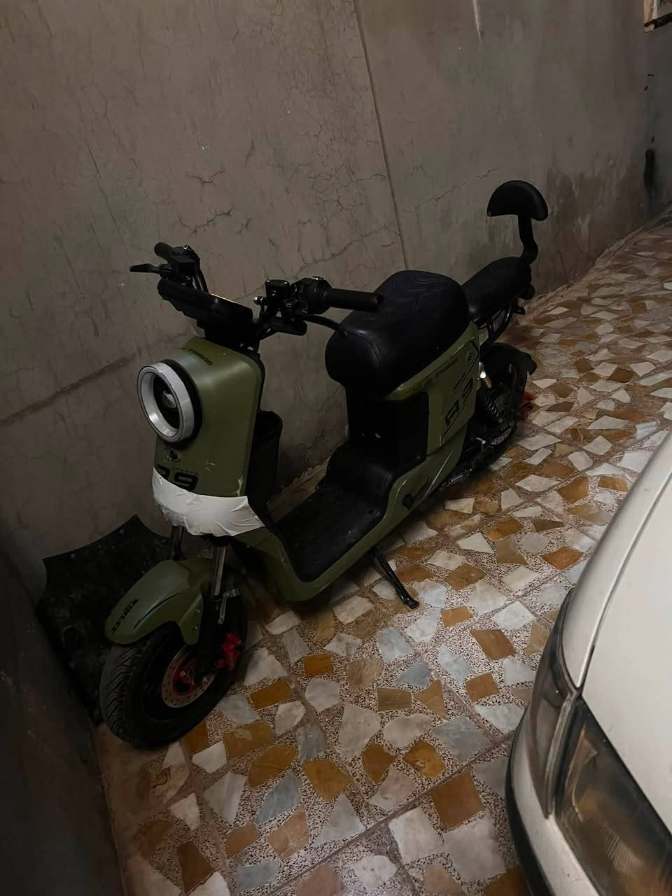 سلام عليكم 
لبيع R9
سعر شي صدمه ب ٣٠٠ الف بس شرط الفحص كلو شرط 
5بطاريات دبل. ٢٥ امبير الوحده 
المسافه الي يقطعها من ٣٠ الئ ٣٧ كيلو شرط 
كامل كله شغال ما ناقص اي شي 
بريكات هيدروليك كاملت بل مكان 
ملف 2000
اربع نمر 
مكاني موصل مزارع زيونه الي يم المرور 
ومتوجد اوقات بل دوايه سوك الماطورات 
سعر ٣٠٠ جماعه ٢٥٠ لا تخبر 
رقمي ***********
متوجد عل رقم رساله ما ارد 
كلو شغال ما بي اي خلل شرط الفحص شاحنه اصليه معا رقميه
