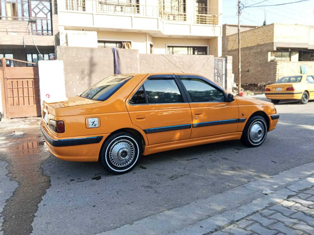 سلام عليكم
سياره بيجو بارص للبيع موديل2020
 انكليزي مصفره
تحويل مباشر 
سياره كامله مكمله مابيه اي نقص..؟
مكينه كير تبريد مكفول
ميكانيك سياره كله مكفول
سياره عليه تخم تاير جديد خط ابيض
صدره بعده بحالت وكاله
غرفته مدوشه عام 
سياره  بانزين⛽⛽
سنتر لوك بلادي 
سياره شاشه وكامره خلفيه
مكاني بغداد سعره68بيه مجال 
***********
