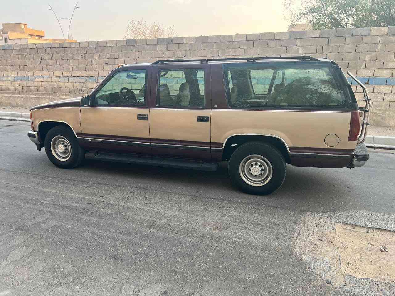 السلام عليكم اخوان
شوفرليت بهبهان فحل 8 برغي مديل 1995 مكفوله من الضربه ولكص ونقل جثه ولعيب شرعي مصبوغه جماليه أثر جراد فقط محرك 350 بخاخ كير 1000 واكسن شرط كارتون حداده أمامي وخلفي نافضها نفض ترايك بغداد دواخل كلش جدد كهربايات عامه شغاله تخم تاير برجستن جديد سياره جاهزه السعر 36 رقم بصره تحول ثاني يوم العنوان البصره الهاتف *********** الشراي يتصل وبلخدمه
