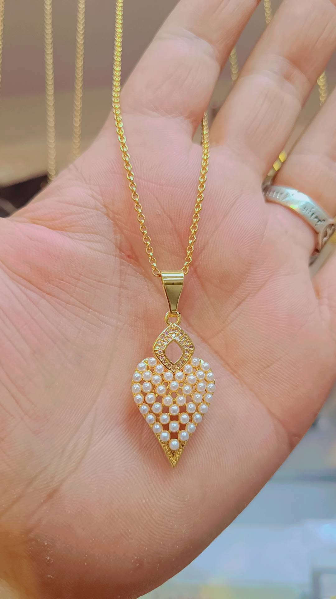 السعر 3000

✨💎 اكسسوارات علوشي للذهب البرازيلي 💎✨
👑 أرقى الموديلات وأجمل التصاميم
🔥 أحلى العروض وبأسعار مميزة
💍 تشكيلة متنوعة تناسب جميع الأذواق
🚚 متوفر توصيل لجميع المحافظات العراقية 🇮🇶
📍 العنوان: بابل – المسيب
مجاور كراج الرفات وأسواق المهند
مقابل سنتر أحمد للموبايل 📱
✨ اكسسوارات علوشي — أناقة تليق
