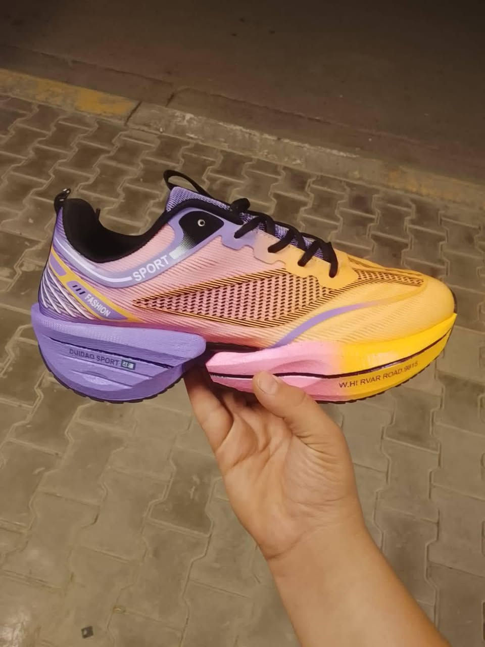 🔥🔥🔥🔥مجموعتنا الجديده
 أحذيه رياضيه مرنه بالتدريب مريحة للقدم 🔥👟👟
متوفره بأسعار  رائعه سعر الحذاء 23 مع التوصيل توصيل بغداد 3500 محافظات 4500

للتواصل واتس اب ***********

