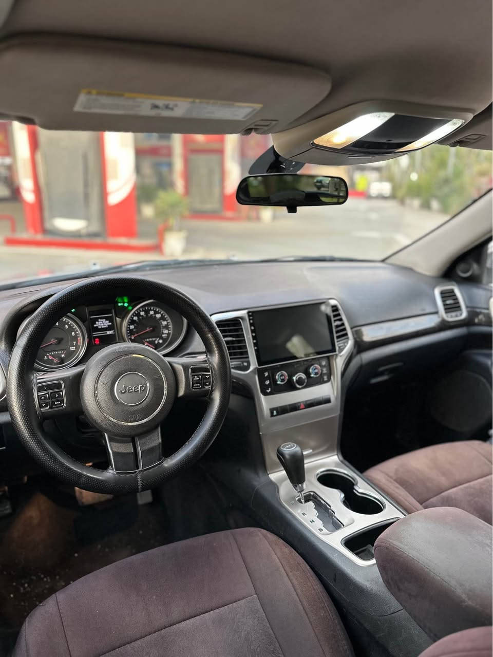 Jeep laredo 2012 
ساخە سە یارەکە
یەک پارجە ی بۆیاخە
کۆدی بۆکراوە 
سە یارەکە کامل جایزە
گیرو مەکینە و کارەبای بە شەرتە
*********** رانية, السليمانية
