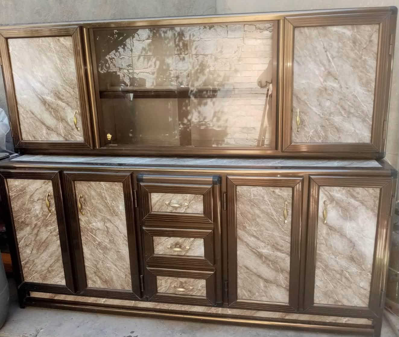 طباخ و ثلاجة و كاونتر
🔸 طباخ كريازي أصلي (5 عيون)

 الحالة: أخو الجديد (بالباكيت)، والفرن غير مستخدم نهائياً.

 السعر: 500,000 دينار.

🔸 ثلاجة أريستون (Ariston) حجم 18 قدم

 الحالة: جديدة، استعمال قليل جداً ومحافظ عليها.

 السعر: 550,000 دينار.

🔸 كاونتر ألمنيوم مع سنك مزدوج

 القياسات: قطعة السنك (مترين)، والملحقات (مترين و٢٠سم).

 السعر: 400,000 دينار.

للاستفسار والتواصل، يرجى إرسال رسالة على الخاص او الاتصال على الرقم التالي:

***********
