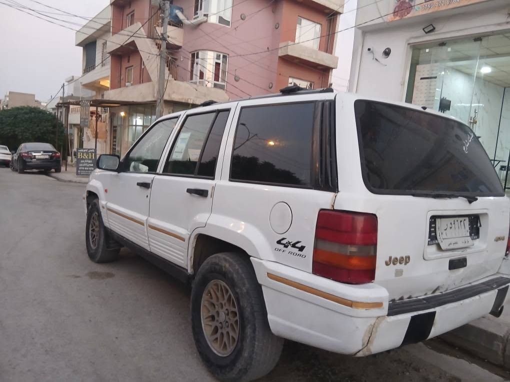 گێڕ و مەکینە بەشەرت بیلاد مەکینە ٦ پستۆن
ڕەقەم کەرکوك سەنەوی پلاتسیك بەشەرتی ئەوەلیات و حاسیبە و وەکالە سعر 45 وەرەقە  شوێن سلێمانی *********** السليمانية, العراق
