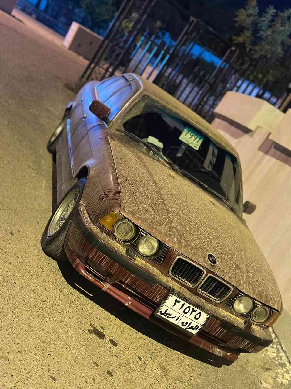 ‎  بیئم گیرعادی مۆدێل ١٩٩١
‎سەیارەکە زور خاوێنو جوانە 
‎٤جام کارەبا  
‎تایەی نوێی لەسەرە 
‎تاخم لایتی نوێی لەسەرە 
‎هەمو گیانی کراوە بە ٩٥ 
‎گێرو مەکینەی زورپاکە سەحبێکی زور خوشی هەیە ٠ سعری ٢٩وەرەقەو توزێ مەجال ژمارە موبایل (***********)
‎شوێن سلیمانی السليمانية, العراق
