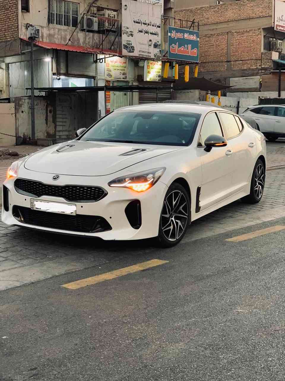 ‎🚀 كيا ستنغر 2022 GT-Line 2.5T
‎💰 السعر:14,500$
‎🔹 المواصفات:
* فول أوبشن عدا الفتحة
* رادارات 360°
* حساسات 
* كاميرا خلفية
* قيادة شبه ذاتية
* تنبيه الخروج عن المسار
* كراسي كهربائية + تدفئة
* تدفئة ستيرن
* مواصفات GT-Line كاملة تقريباً
‎🔧 الإضافات والأداء:
* عطاس توربو
* برمجة  محرك
* المحرك(T2.5)مطلع 330 حصان تقريباً
🇺🇸 وارد أمريكي
* صبغ 4 قطع
* بنيد جاملغ باب جاملغ خلفي جه السكن حادثه
* الإيربكات مكفولة شركه 
* الدواخل مكفولة
* السيارة مكفولة من ناحية الشاصي والإيربكات والدواخل
‎📍 الممشى: 103,000 كم
‎*********** بغداد
