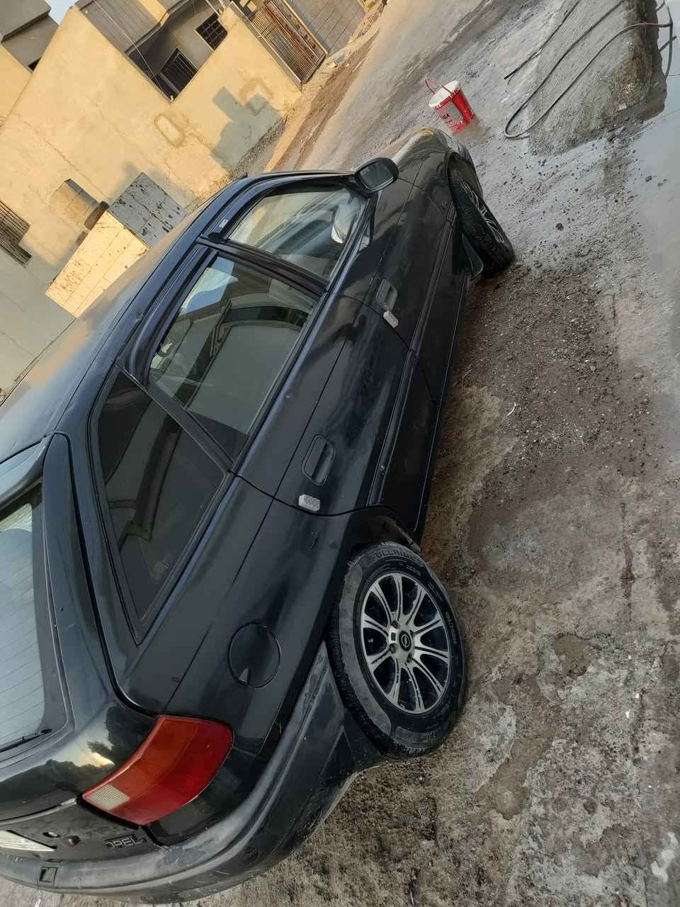 اسلام عليكم سياره استره للبيع موديل 92 حجم 16 بدون صبغ بلادي محرك وكير شرط تايات جديد باتري جديد شرط تحويل رقم الماني نينوى  / *********** مكاني حي الملاين الثانيه  السعر 43 وبي مجال
