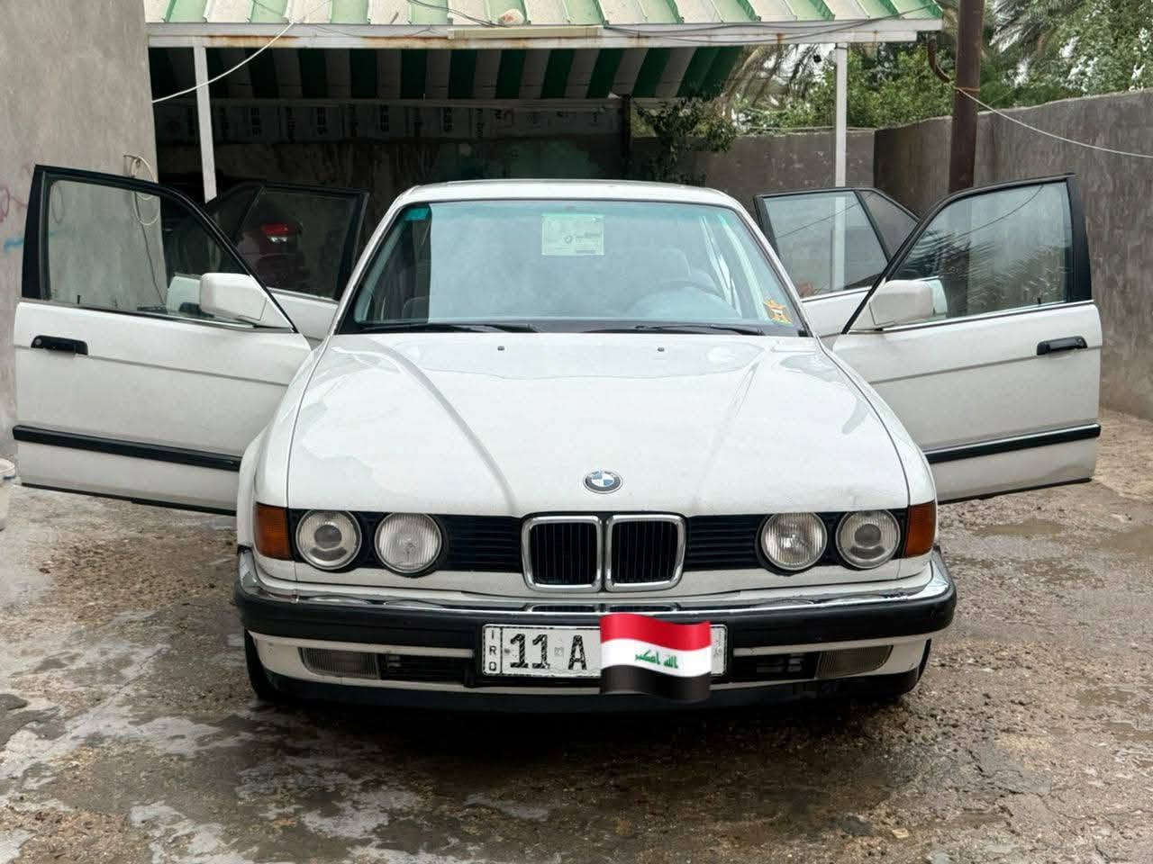 بي ام 735 • E32 • بانوراما