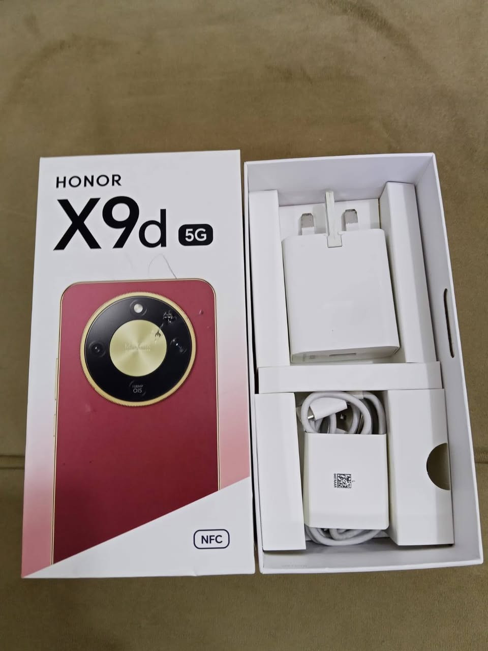 📱 Honor X9d
• ذاكرة 256GB
• كاميرا 108MP 📸
• شاشة AMOLED 120Hz
• بطارية 8300mAh 🔋@
• شحن سريع 66W ⚡
• مستخدم اقل من شهر✨
• كامل الملحقات
العنوان كركوك
سعره 450وبي مجال قليل 
رقم ***********
واتساب
