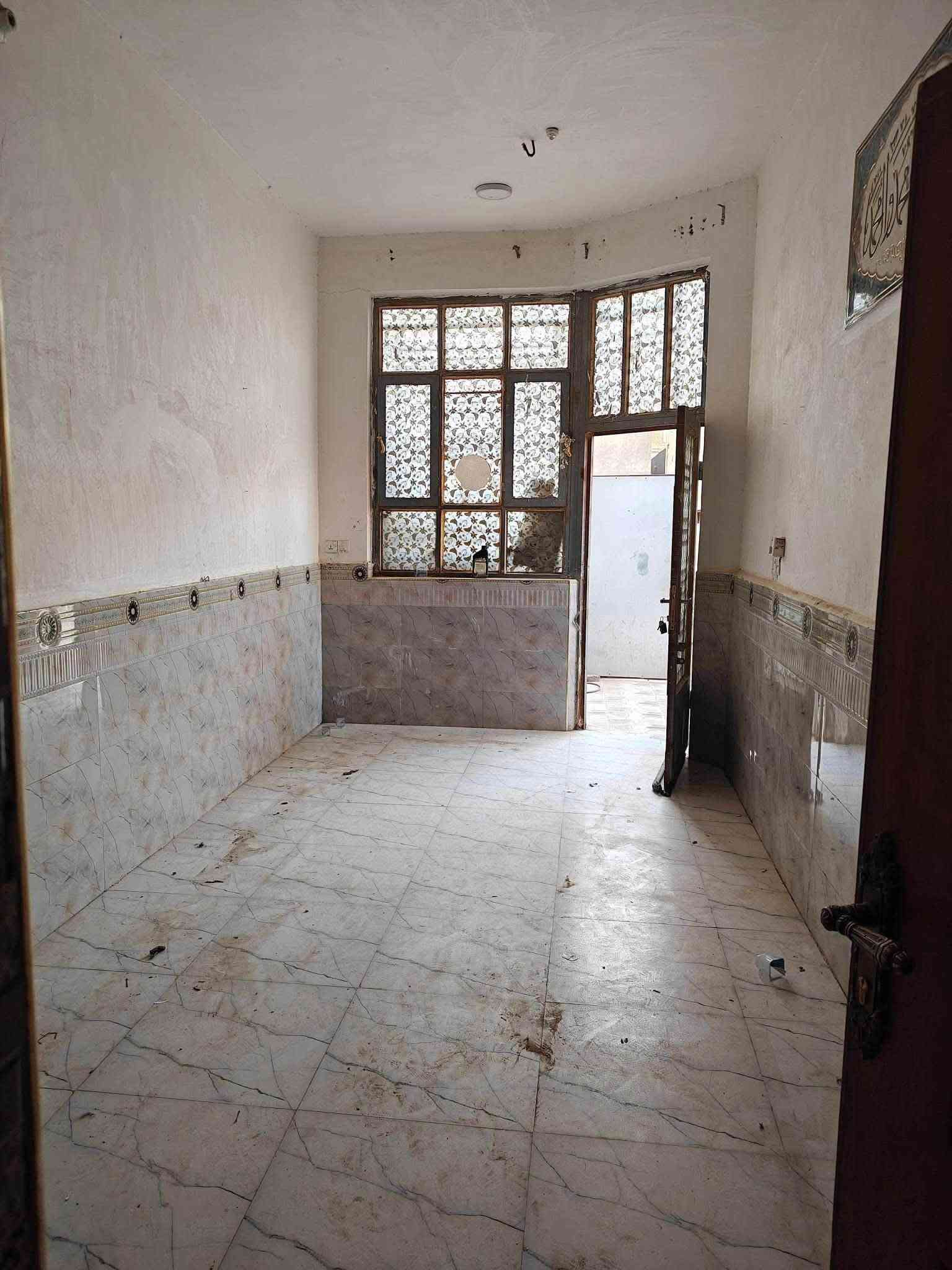 🏠بيت  للايجار
100م 

#حي_الفرات قرب مدارس الصينية

✨ بناء نضيف
• غرفة نوم1
• صالة
• مطبخ
• حمام
• استقبال 

#للاستفسار_اكثر ***********
