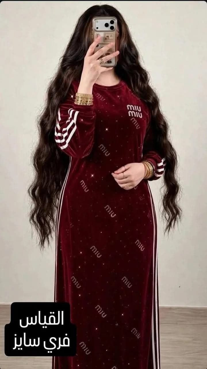 ✨ أهلاً بكِ في عآلم آلرقي وآلآنآقهہ  تسوّقي بكل ثقة” 
👗 القياسات:
من وزن 45 إلى 80
💎 نوع القماش:
قديفة مخمل الماس الأصلي ✨
خامة فخمة وناعمة ومناسبة للشتاء 🤎❄️
                                              لتفاصيل والطلب: دايركت 🛍️

نص مكتوب في الصور:
- القياس فري سايز