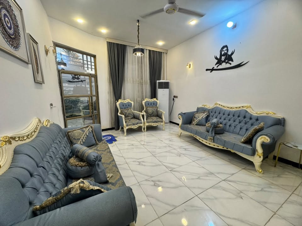 السلام عليكم
دار للبيع مساحة 300 متر طابو زراعي سند ٢٥ 
طابقين 
يحتوي على استقبال مطبخ صاله ٤ غرف نوم صحيات خارجية وداخليه 
حديقه كراج 
بيت كلش جديد 
العنوان بغداد المدائن سلمان بأك قرب تقاطع حساني 
مقابل بستان سيد علي 
الاستفسار

‭***********
