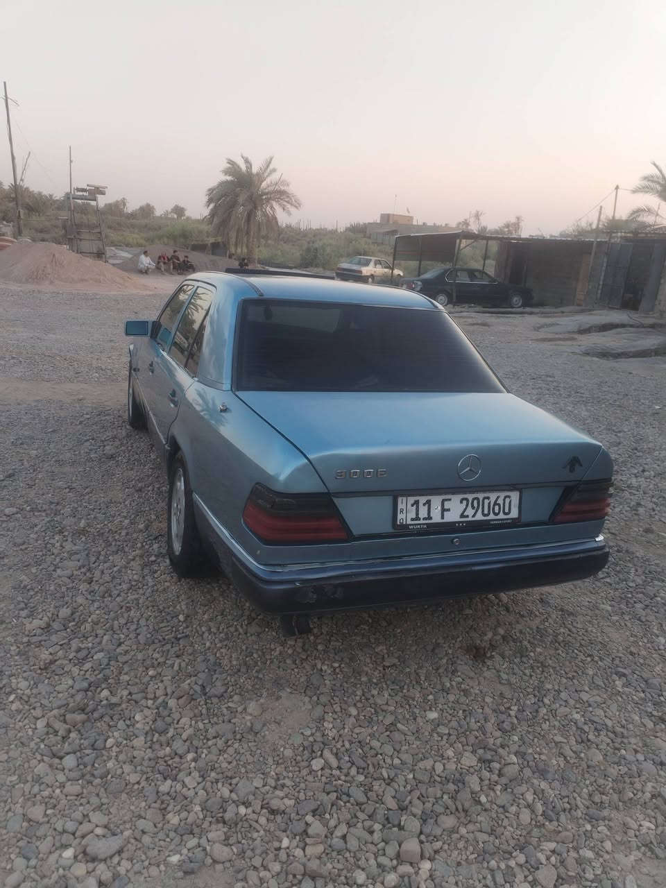 مارسدس دب  محور سياره كير ومكينه وتبريد وحداديه شرط رقم بغداد دولي سنويه 31 جديده هزه جديده سياره كامله سعره 48 وبيه مجال لشراي مكاني سوق الشيوخ رقم ***********
