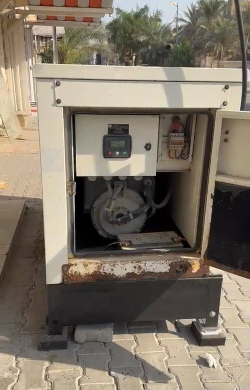 للبيع مولدة بيركنز انكليزي اصلي ٤٥ kv  بسعر مناسب
***********
