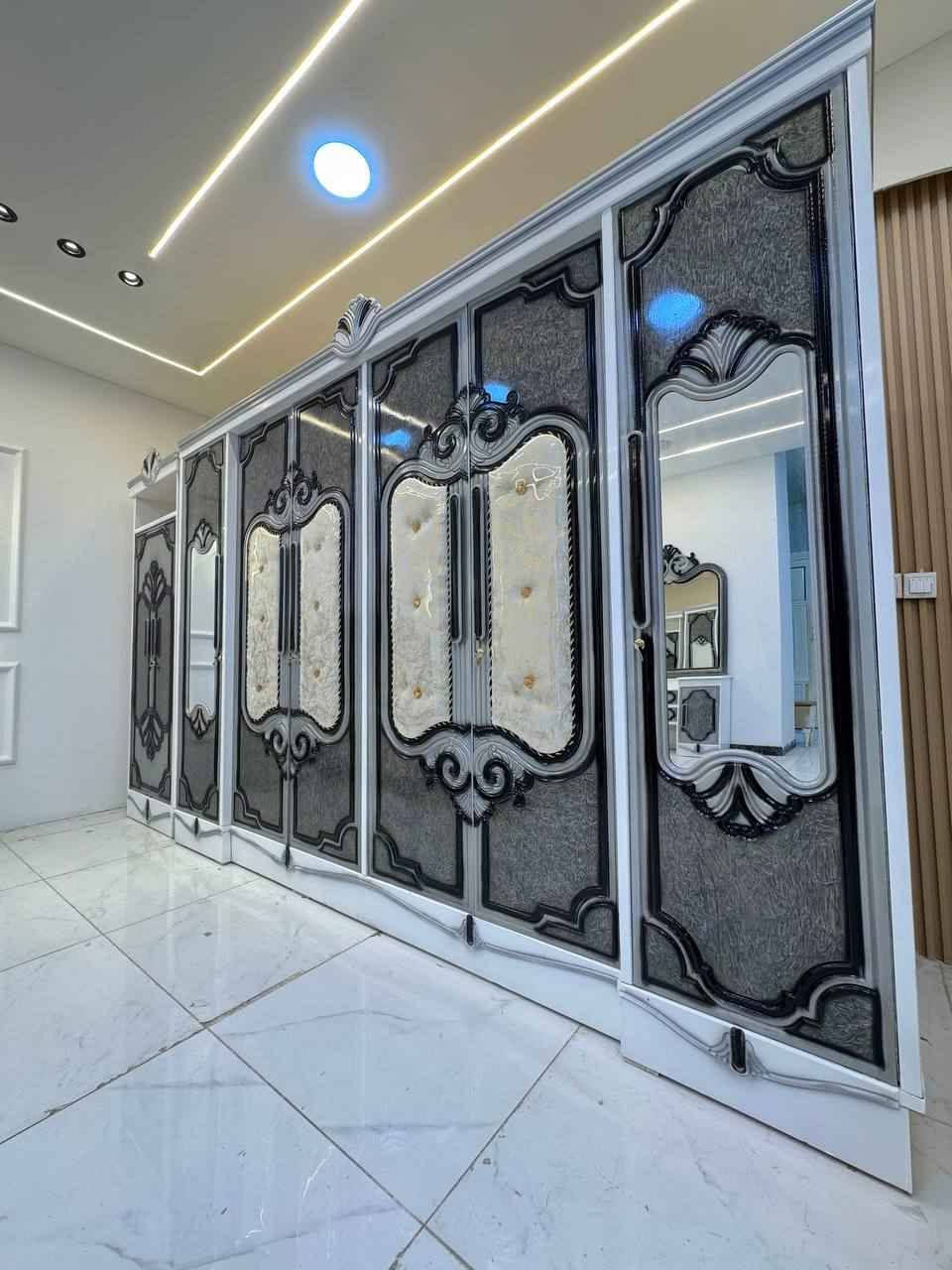 تخفيضات ✨ غرف نوم نجارة عراقية ✨
***********

🔹 نجارة عراقية متقنة بجودة عالية وتشطيبات راقية.
🔹 أكثر من 50 موديل مختلف يناسب جميع الأذواق.
🔹 توصيل إلى بغداد وجميع المحافظات بأجور مناسبة.
🔹 سرعة في الإنجاز وخدمة مميزة حتى باب البيت.

📌 مكونات الغرفة:
✔️ كنتور قياس 320 
داخل 3 ملم الوجه 5 ملم
✔️ ميز مرآة 
✔️ ميز بلازما
✔️ زاوية كنتورية. قياس80
✔️ سرير 160*200
✔️ تاج الجرباية
✔️ ناصي الجرباية
✔️ قواعد الجرباية كله بلوك
✔️ كومدين عدد (2) قياس 50 الواحد 

💰 أسعار غرف النوم تبدأ من:
1,000,000 دينار إلى 1,250,000 دينار فقط
🎨 أعمال صبغ  من أجود الخامات وبأسعار متنوعة تناسب الجميع.
🚚 ويانه طلبك يوصل لباب البيت بأسرع وقت!

📞 للحجز والاستفسار:
***********
📩 يرجى إرسال صورة الموديل المطلوب  التواصل مباشرة واتساب، وسنكون بخدمتكم. بغداد, العراق
