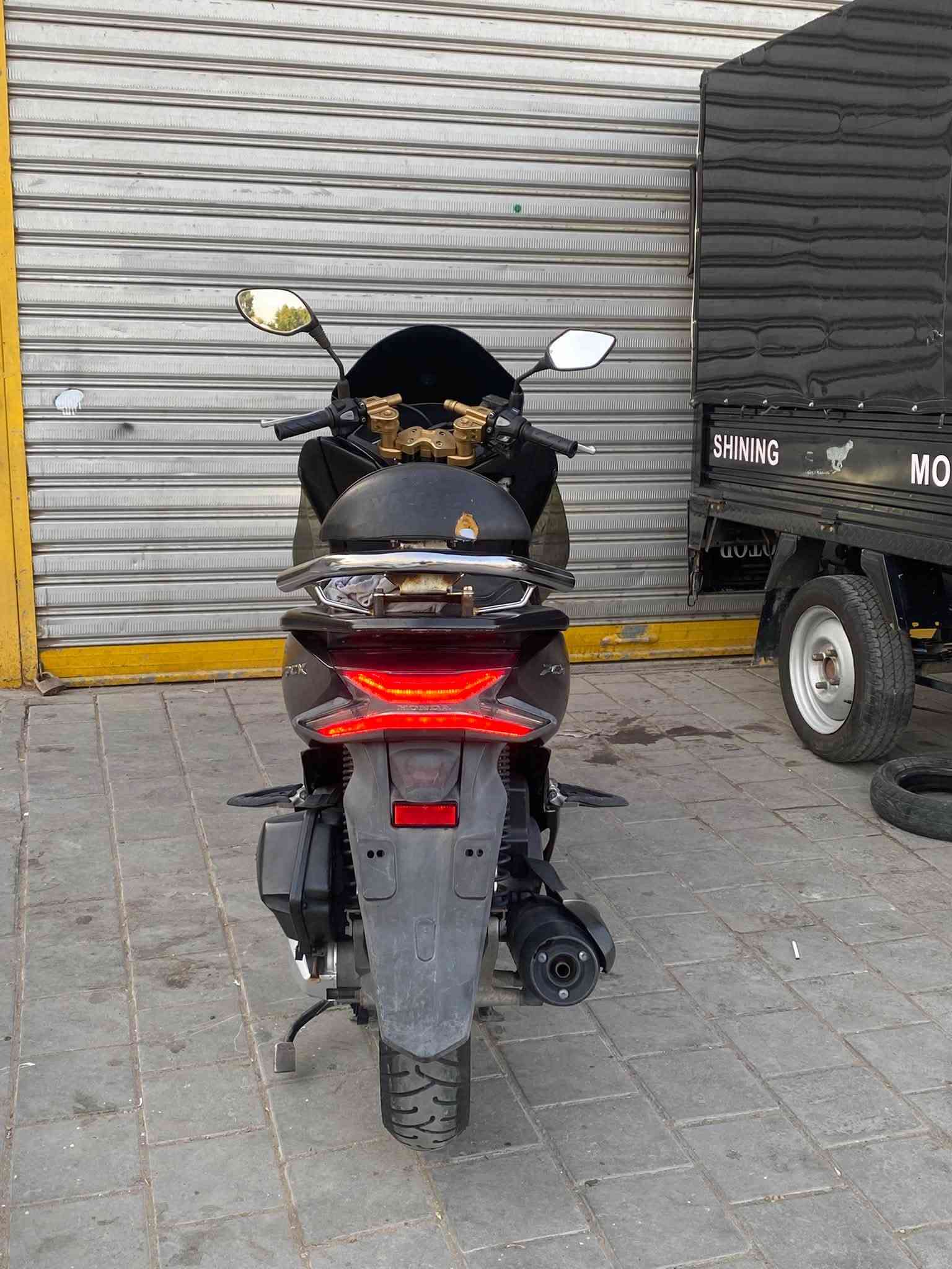 بيسي اكس جيل ثالث 3️⃣  كورية اوراق منفيس دراجة كفالة عامة بلادية  من طول لطول ستيرن 3قطع بلادي بيهة جامة  مضلع بلادية شلعة ومعدل شك الكاع ترايك للشمال كل كهربائيات شغالة مكاني بغداد حي البتول السعر 1850 وبيها مجال للشراي ***********

