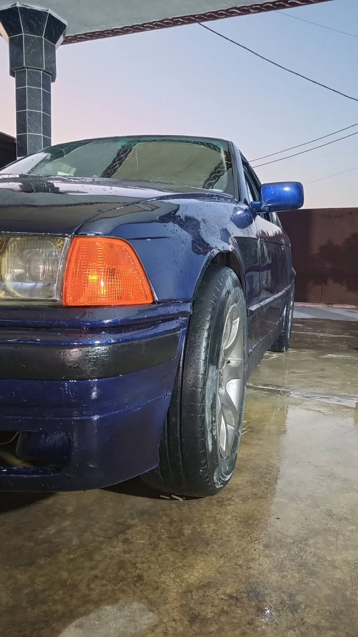 سلام عليكم للبيع او المراوس حسب القناعه BMWE36موديل 95 كير عادي 
معمره جديد صدر خلفي امامي جديد مكان السياره الانبار قضاء هيت وتساب ‏‪***********‬‏
