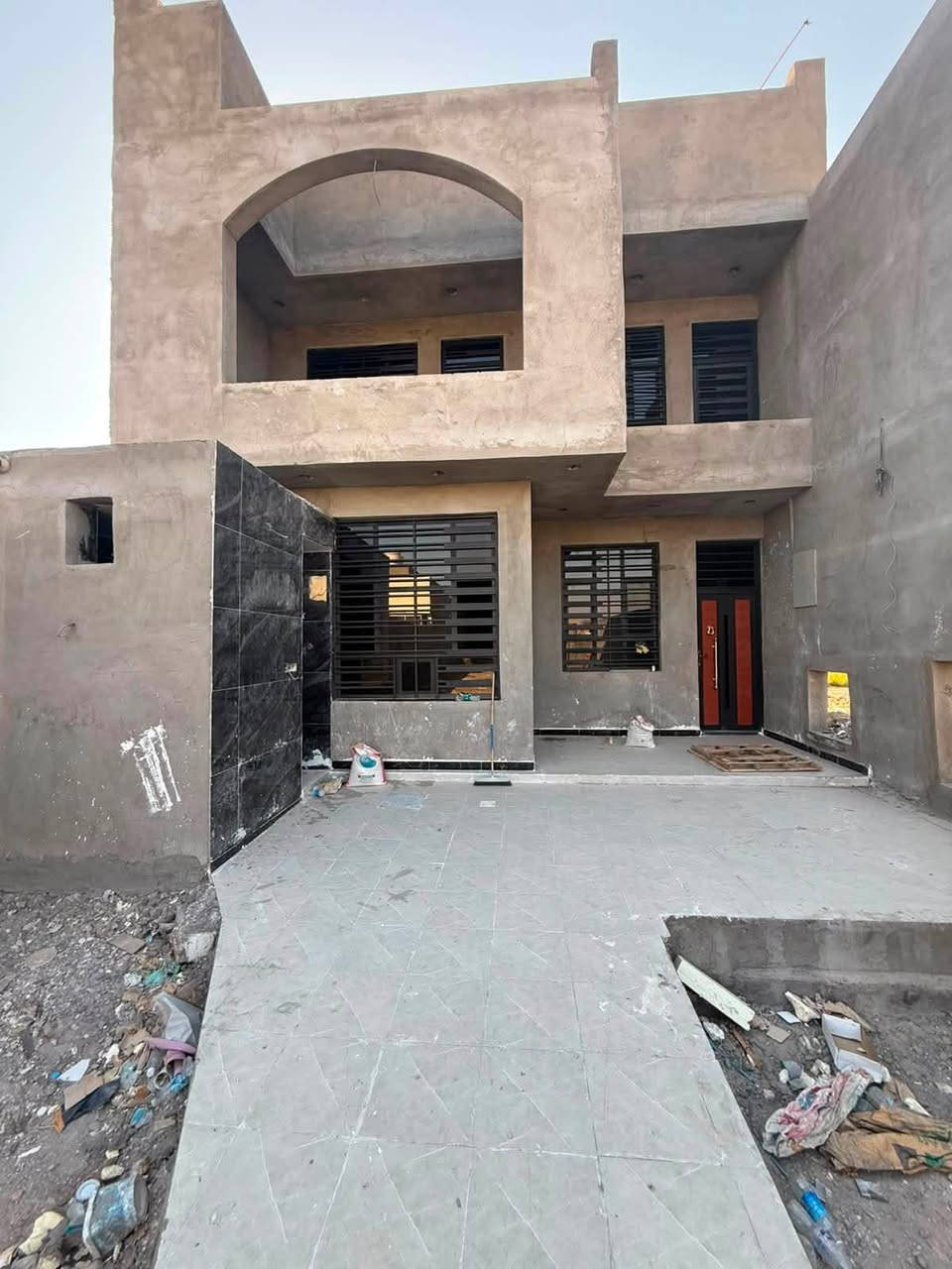 دار ل بيع
مساحه 500 متر 

طابو ملك سند 25 

سنه البناء 2026

مساحه البناء 200 متر 

يحتوي. عله 6 غرف نوم 

حديقه و كراج 300 متر 

نقص فقط صبغ واجه 

وكهرباء نقاط و اضاءة 

العنوان بغداد الكرغوليه

شارع السايد واحد خلف ماركت الهداء

رقم صاحب الدار 

***********
