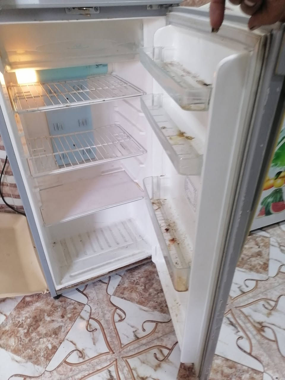 ثلاجة بخاخ اللبيع شغل سعرا ٨٥ بي مجال كركوك حي العروبه يم ملعب خومسي او وكف قديم حجم ١٤ قدم بس مبدل ماطور مابي اي عيب شغال بل شرط ٧ايام ضمان
***********
***********
