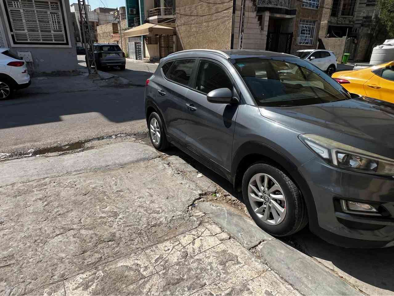 توسان موديل 2019 موصفات عادية 
شاشة 
كامرة  حساسات 
مانع نزلاق 
تحكمات ستيرن 
سايد بريك بصمة 
ربع نضمت قيادة 
الحادث جملغ وبنيد رايدهة 118 وبيهة مجال واي ستفسار نتصال علة هذة رقم *********** مكلف بل نشر بغداد, العراق
