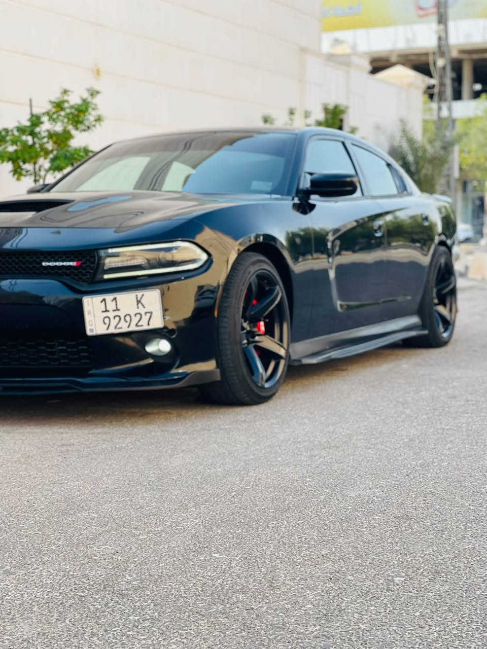 جارجر جي تي 2019 سوبر تراك باك 
محرك 6 سلندر حجم 3600
رقم بغداد الجديد حلو مرتب (92927) باسمي تحويل ثاني يوم 
سياره ضرره فقط باب خلفيه صبغ فقط
سونر ضمن منشور  موضحلك حتى رصعه
السعر 204 وبيه مجال
المواصفات فول للاخير بس بدون فتحه 
كشنات كهرباء جلد تدفئة وتبريد 
كشن ذاكره خزن ميموري 
رادارات 
سستم صوت الباين 
دكمه سوبر تراك باك + دكمه سبورت 
تراكشن 3 وضعيات 
ستيرن كهرباء + تدفئة ستيرن 
دشبول وبطاين بوب جلد و تطريز بلادي 
ويل نجمه خسفه القويه اصلي مو تجاري 
تخم تايرات جدد خلفي 315 + امامي 245 
تووووو 2 ويل دفع خلفي 
عداد المسافة : 103 كيلو 
سستم كامل لحايا وعتب 
كفرات فجوج 6 بستم 
ادامه كامله من دهن وفلاتر ومنضومة ماي وبانزين ومنضومة احتراق ( برغي مناقصه ) 
 
السعر 204 وبالعافيه ع ياخذه 
ملاحظة : كير مكينه حداديه حجر بيئة تبريد كهربائيات كولهن ع وضع شركة ومملعوب بيهن ابد وشرط الفحص سياره جديده واحلى من صور 
بيع فقط واعتذر عن المراوس
الشراي يتصل 
*********** اتصال 
*********** وتساب
