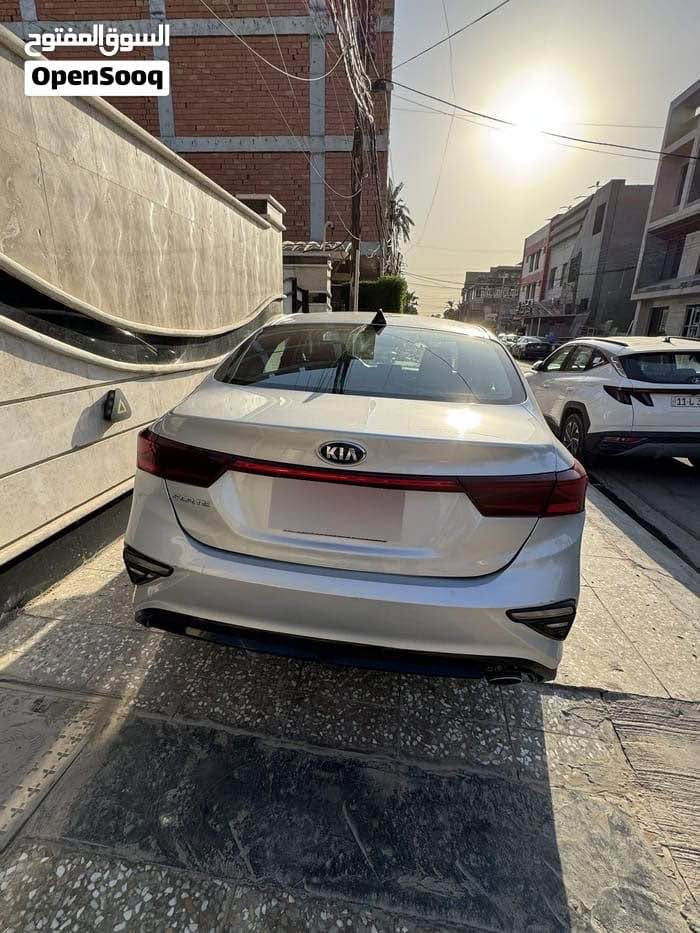 السلام عليكم
كيا فورتي 2019
الون رصاصي 
سيارة رقم بغداد و باسمي 
مفحوصه هزا ورقم الجديد
بدون ايرباك 
شاشة لمس
نظام قيادة سبورت متوسط اعتيادي
ماشية 98mi قابل للزيادة 
(حادث كما موضح في الصور )
حادثة خلفي بدون دواخل
كير at
مانع انزلاق
رادار اصطدام
محرك دوش 2000
للاتصال 
***********
بغداد  اليرموك بغداد, العراق
