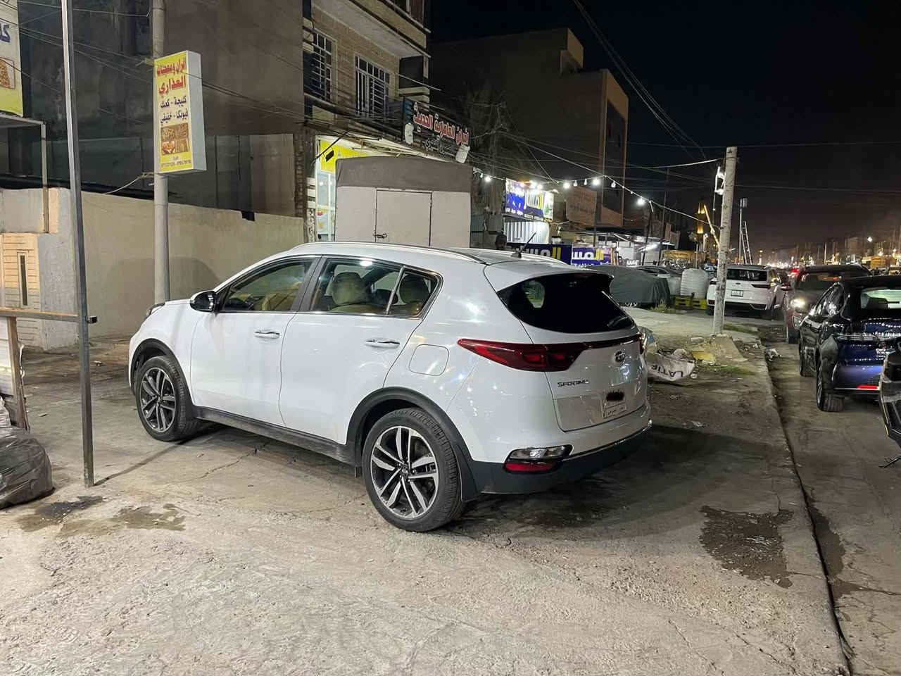 السلام عليكم.
سبورتج رقم بغداد موديل ٢٠٢٠  خليجي مكفول من الصبغ والبارد
ماشية ٥٥ الف كم مواصفات بيسك
مري شفط
اشارة بالمري
انظمة قيادة
قطعتين تبريد
خمسة ويل كب
حساسات امامي وخلفي
مانع انزلاق
مكينة ٢٠٠٠ المرغوب
سيارة مال بيت على ايدنا ماخذيها من الشركة
السعر ١٨٣ وبيها مجال بسيط
مكان السيارة حي الخضراء
***********
