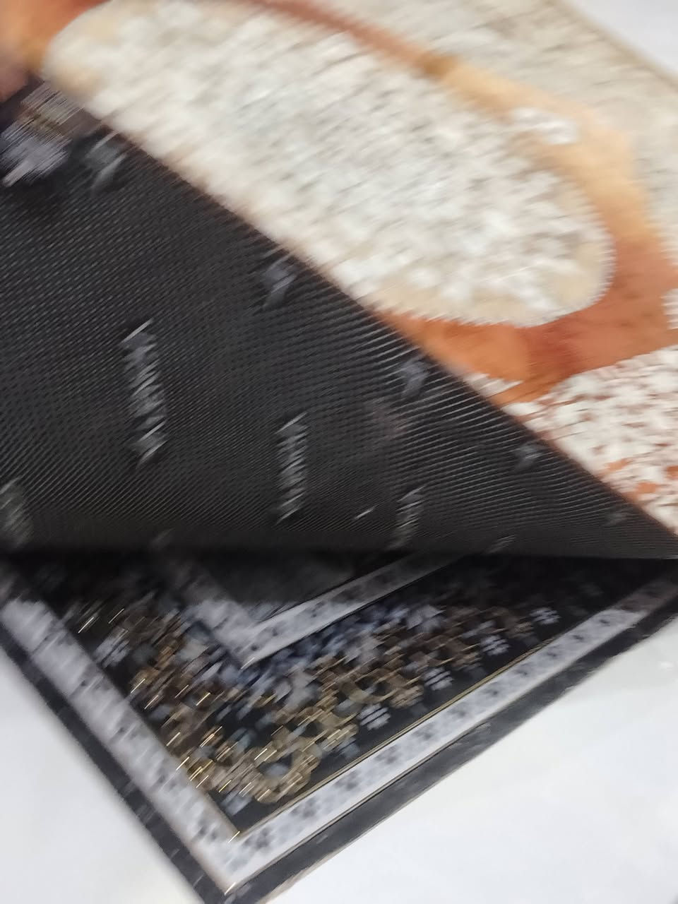 كلاودي جديده غير مستخدمه جبناها وما والمت ويه التخم اشتريناها ب30 قياس 2 في 3
انطي سعر باليرضي الله وبالعافيه ع الياخذها 
واليريد توصيل باجره ادزلهيا ماكو مشكله 
رقمي ***********
